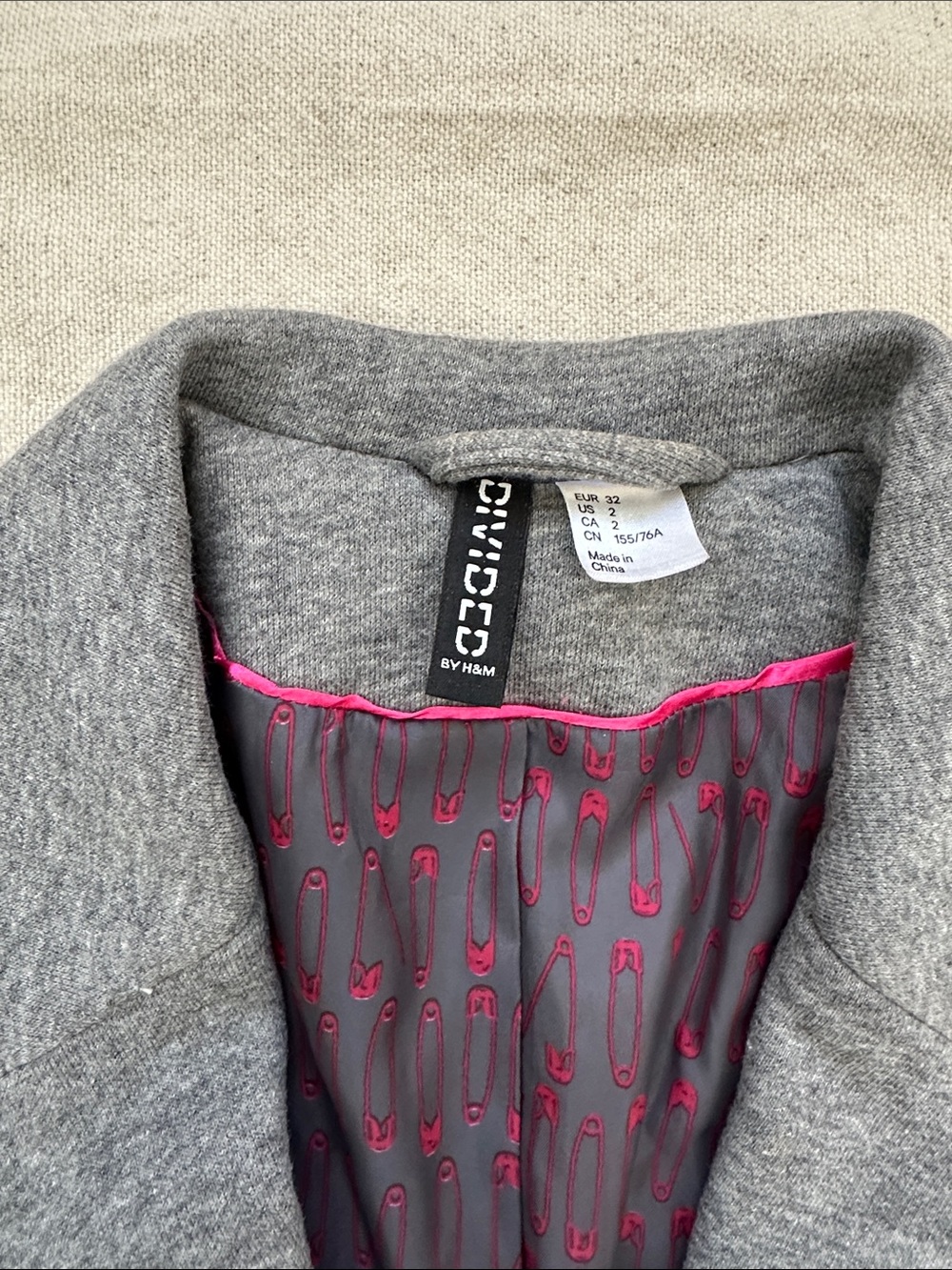 H&M Divided Grey Knit Blazer with Fun Safety Pin Lining – Size 2 - Picture 2 of 9